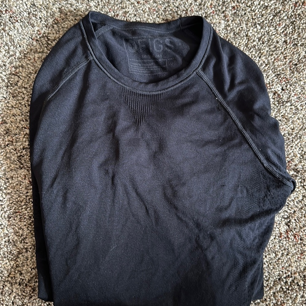 XS FIGS black under scrub